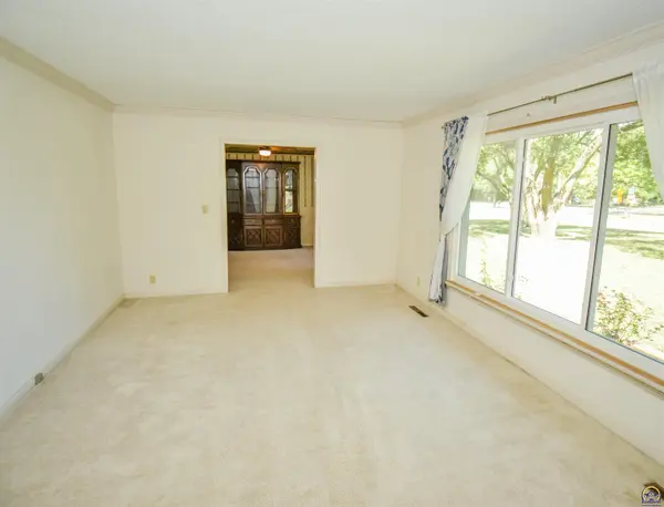 2061 Prairie Ln, Emporia, KS 66801