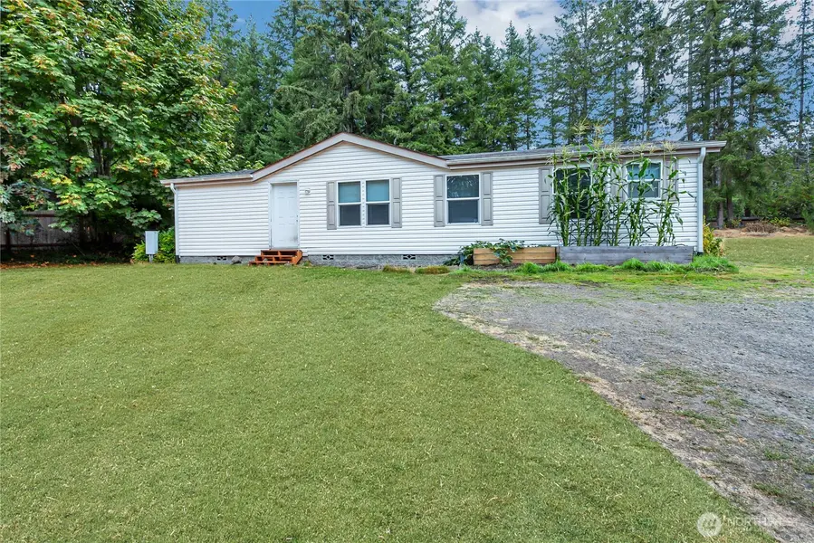 670 E Coulter Creek RD, Belfair, WA 98528