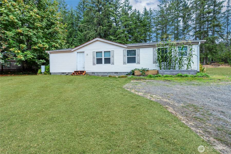 670 E Coulter Creek RD, Belfair, WA 98528