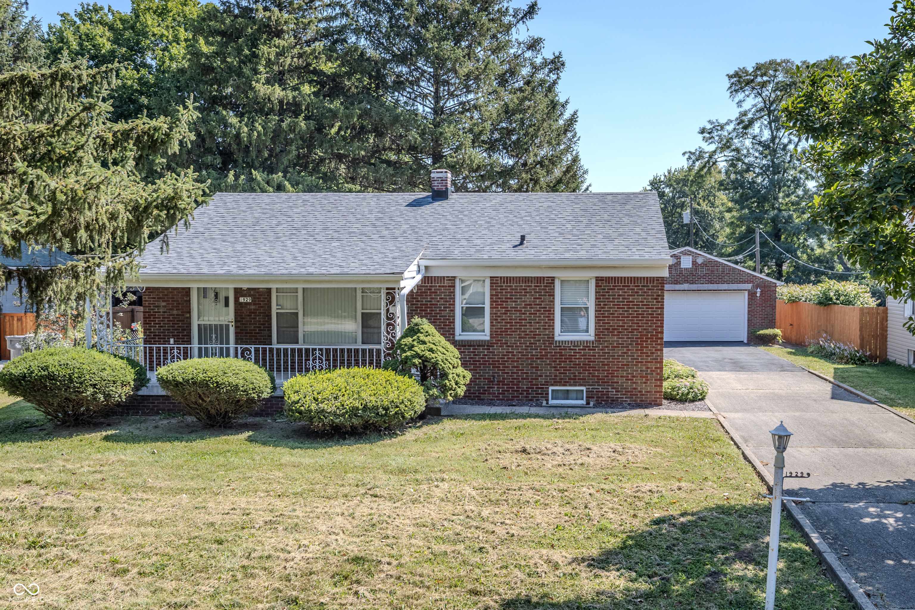 1929 Kessler Boulevard North DR, Indianapolis, IN 46220