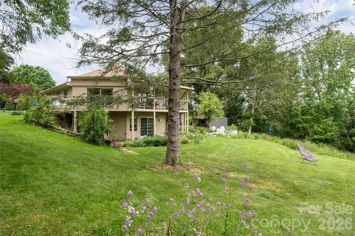56 Donna LN, Alexander, NC 28701
