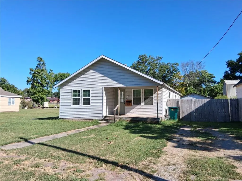404 & 406 W Buffalo ST, Girard, KS 66743