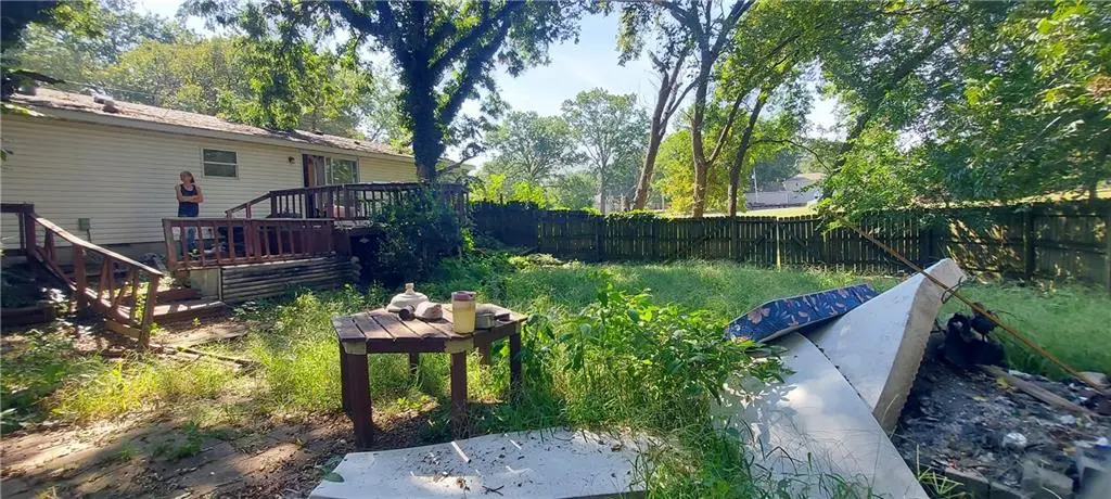 100 S Dittman ST, Frontenac, KS 66763