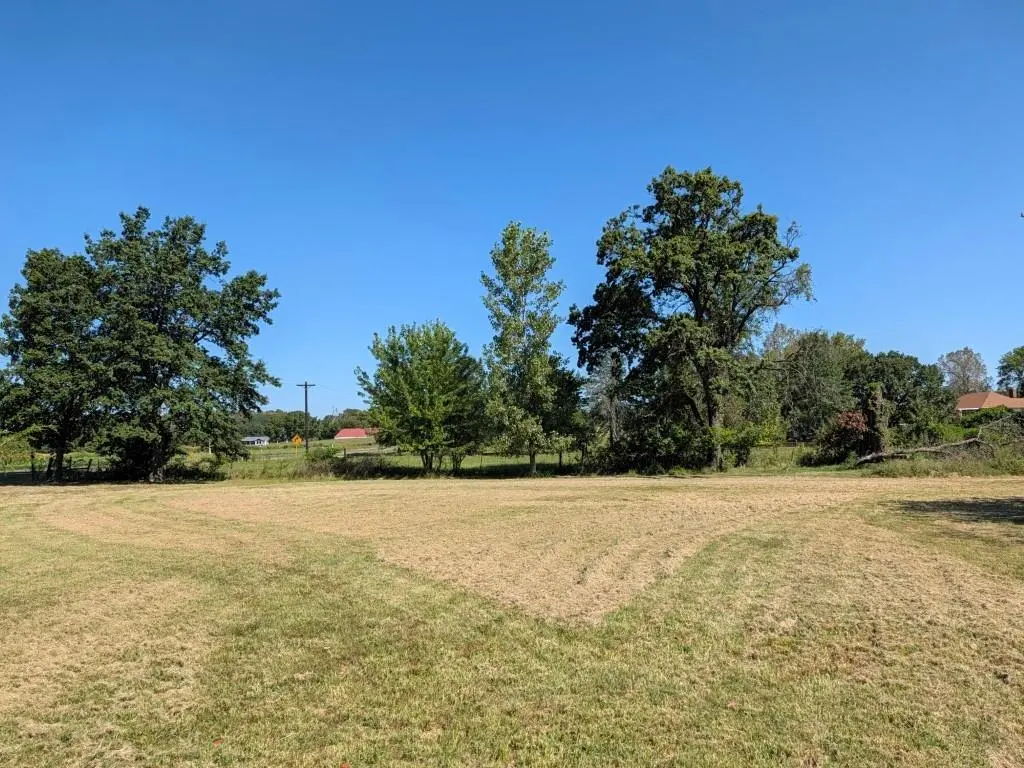 S Cave RD, Lone Jack, MO 64075