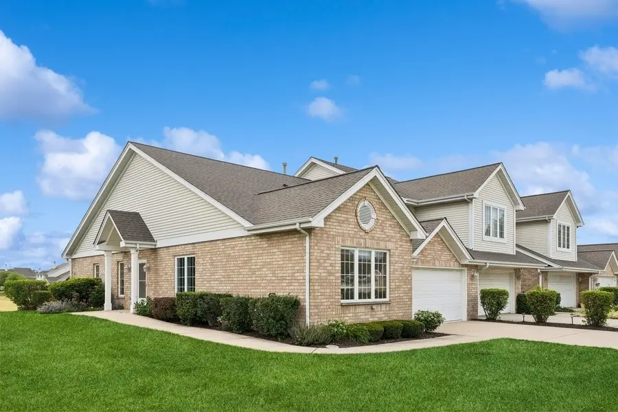 11426 Foxwoods DR, Oak Lawn, IL 60453