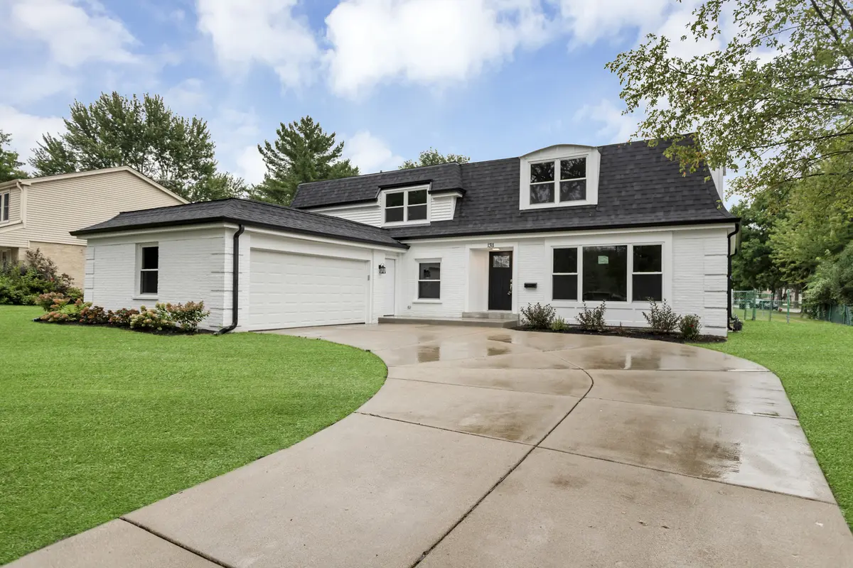 1311 W White Oak ST, Arlington Heights, IL 60005