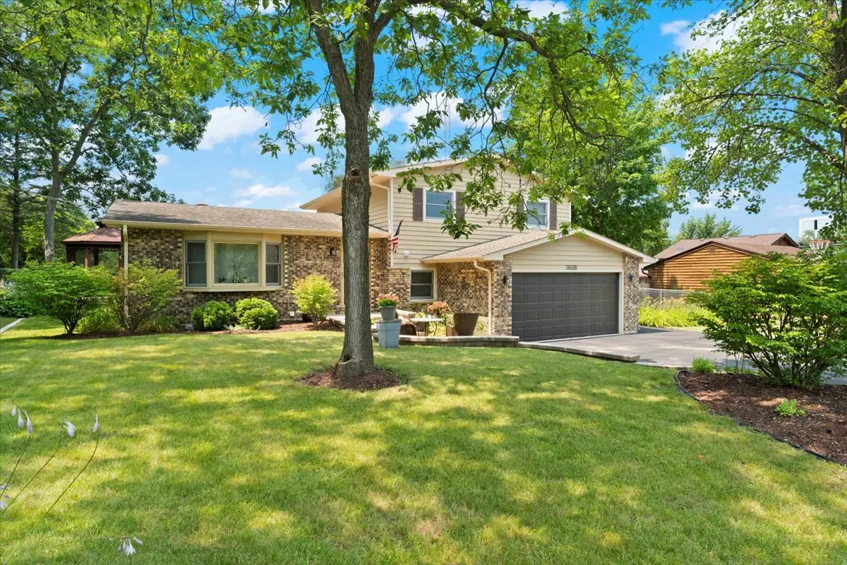 38688 N Magnolia AVE, Wadsworth, IL 60083