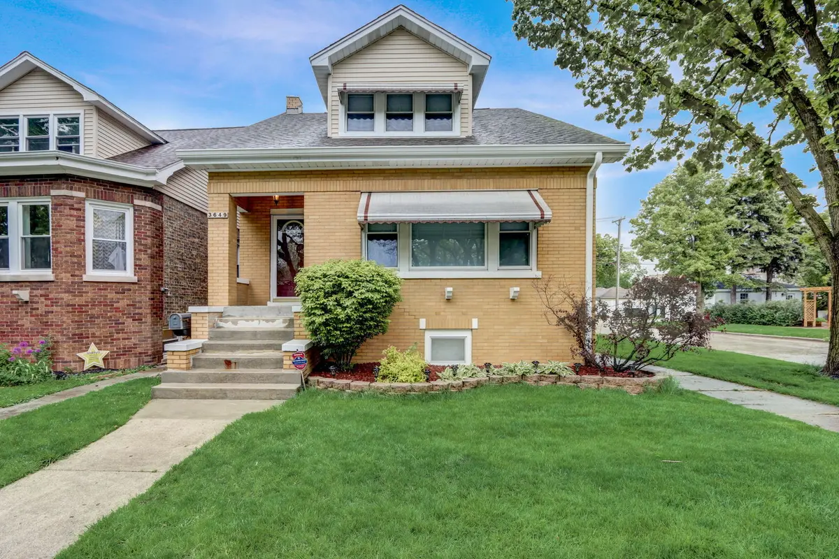 3649 Kemman AVE, Brookfield, IL 60513