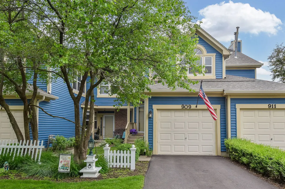909 Prospect CT #909, Naperville, IL 60540