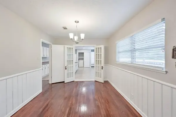 1122 W Park Row Drive, Arlington, TX 76013