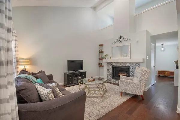 704 Creekwood Drive, Lewisville, TX 75067