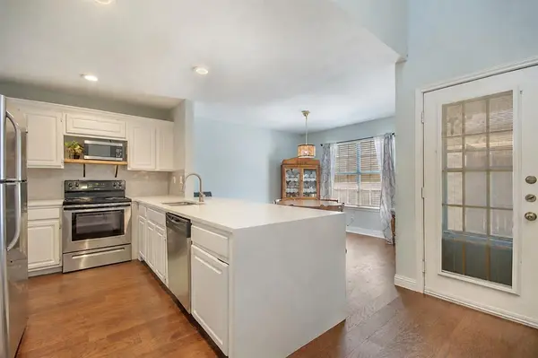 704 Creekwood Drive, Lewisville, TX 75067