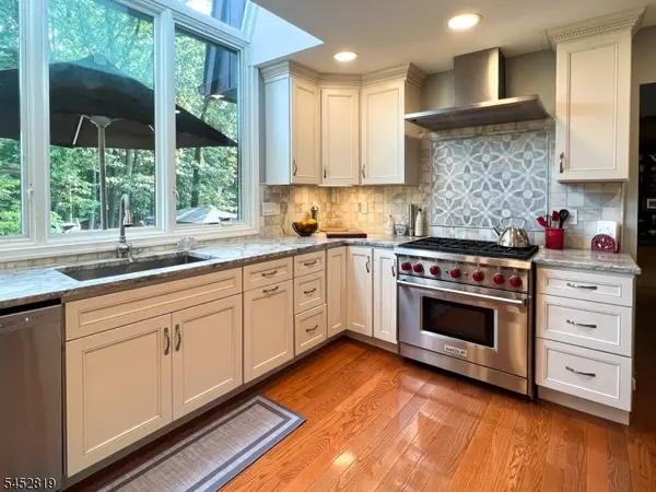 203 Harwood Pl, Paramus Boro, NJ 07652
