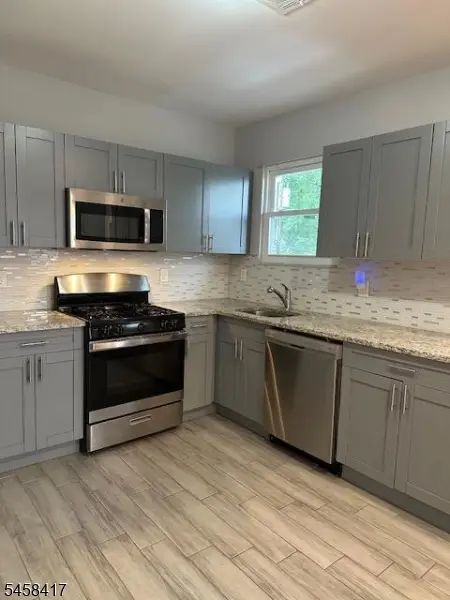 22 Homestead Park #2, Newark City, NJ 07108