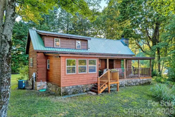 10 Camp Elliott RD, Black Mountain, NC 28711
