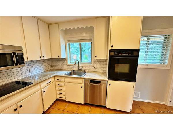 6644 S Race, Centennial, CO 80121