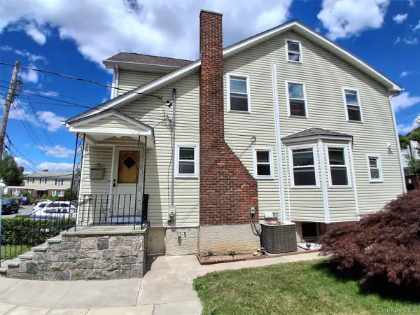16 Richardson PL, Eastchester, NY 10709
