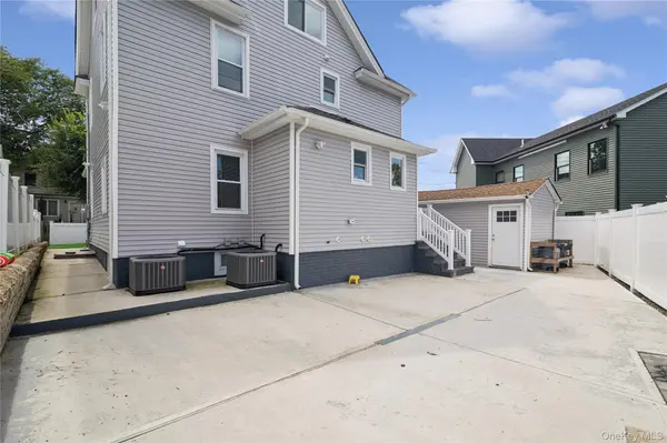 15 Prospect PL, Hempstead, NY 11550