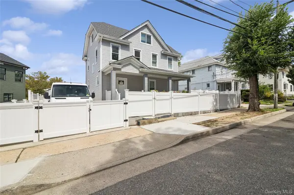 15 Prospect PL, Hempstead, NY 11550