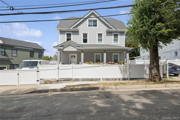 15 Prospect PL, Hempstead, NY 11550