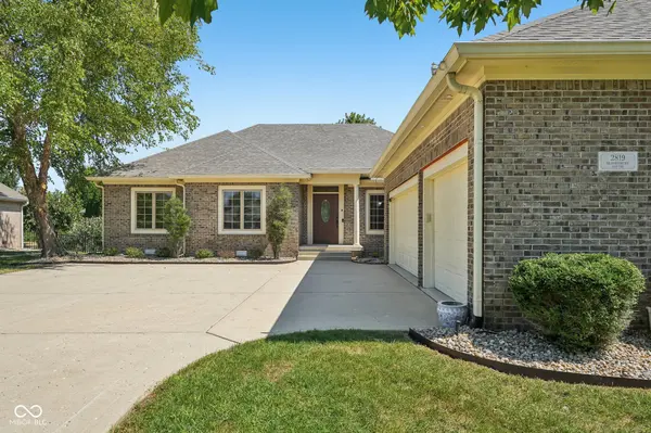 2819 Bloomsbury S, Greenwood, IN 46143