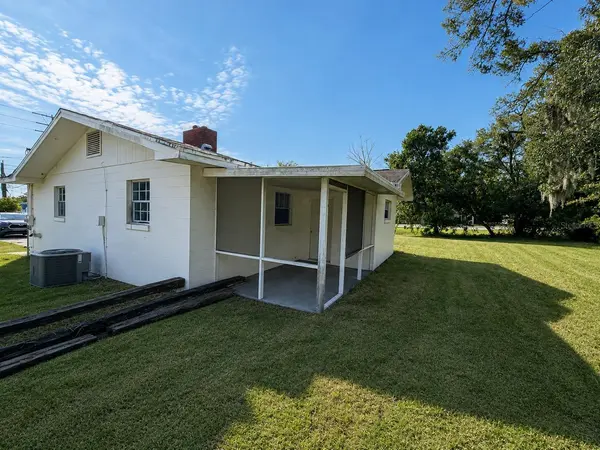 1102 OLD KINGS RD, Daytona Beach, FL 32117
