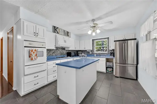 10404 Bust DR, Potosi, MO 63664