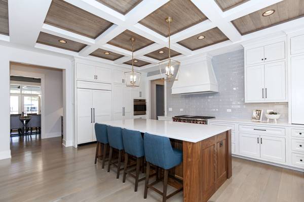 12 S Ewing ST, Naperville, IL 60540