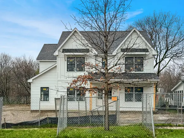 121 W Harrison AVE, Wheaton, IL 60187