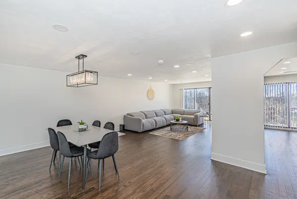 5501 Lincoln AVE #508, Morton Grove, IL 60053