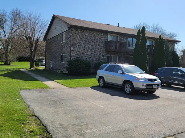 1131 Florence DR, Westmont, IL 60559