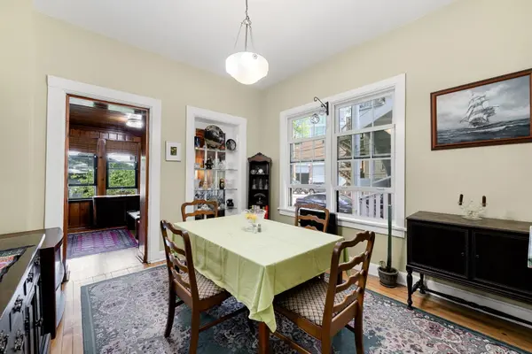 1124 W Addison ST Chicago, IL 60613