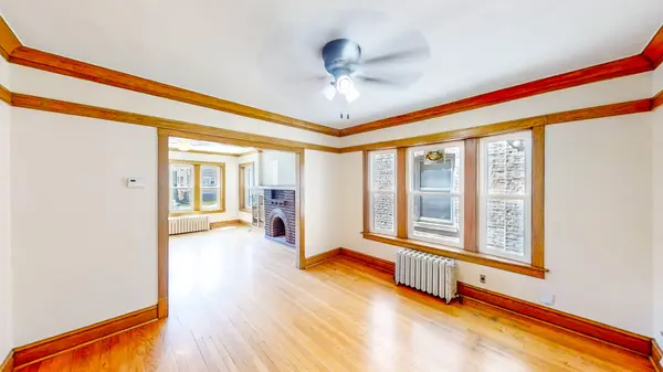 5226 W Roscoe ST, Chicago, IL 60641