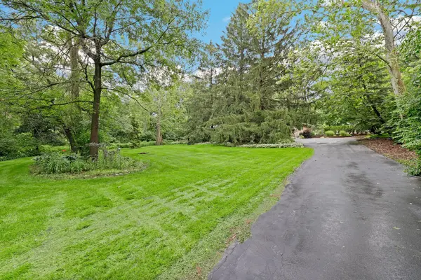 8701 W 120th ST, Palos Park, IL 60464
