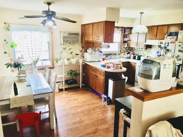 5622 W Montrose AVE, Chicago, IL 60634
