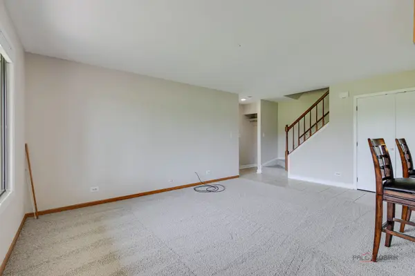 335 Pierce CT, Vernon Hills, IL 60061
