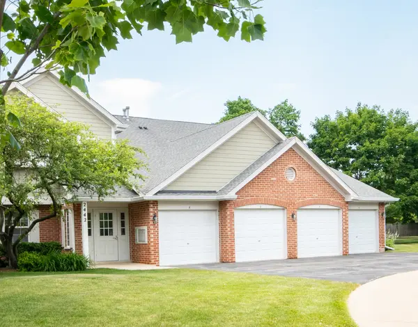 2442 Raleigh CT #5, Schaumburg, IL 60193