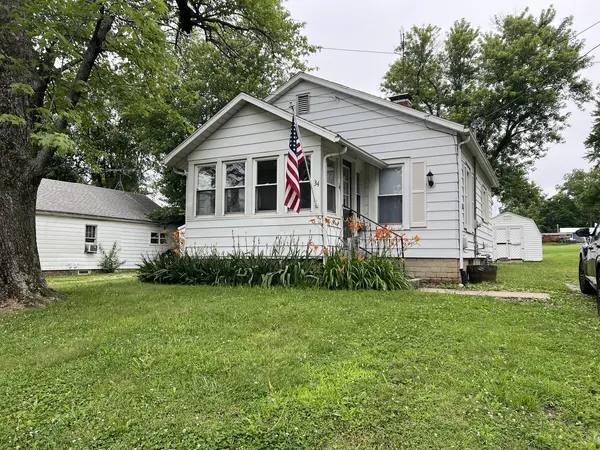 34 W Walnut ST, Albion, IL 62806