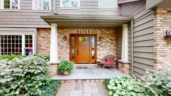 2261 Remington DR, Naperville, IL 60565
