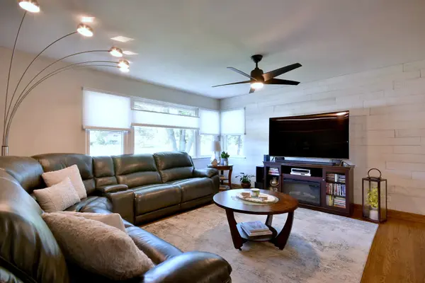 1516 Virginia ST, Downers Grove, IL 60515
