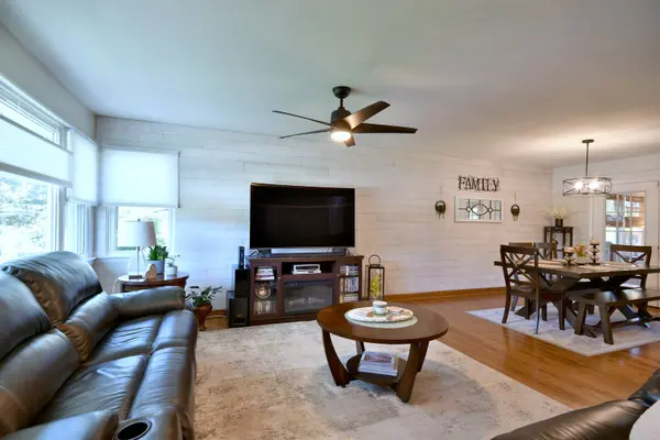 1516 Virginia ST, Downers Grove, IL 60515