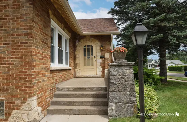 2904 Eshcol AVE, Zion, IL 60099