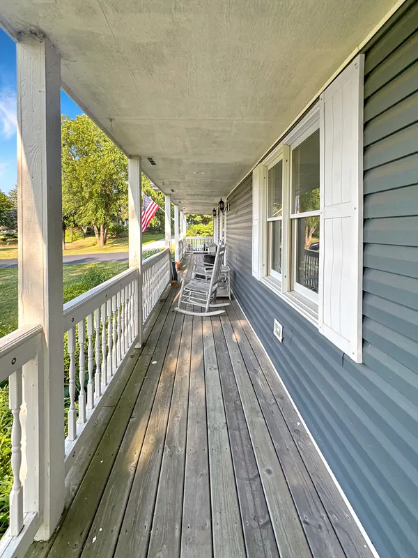 12900 Williams CIR, Genoa, IL 60135