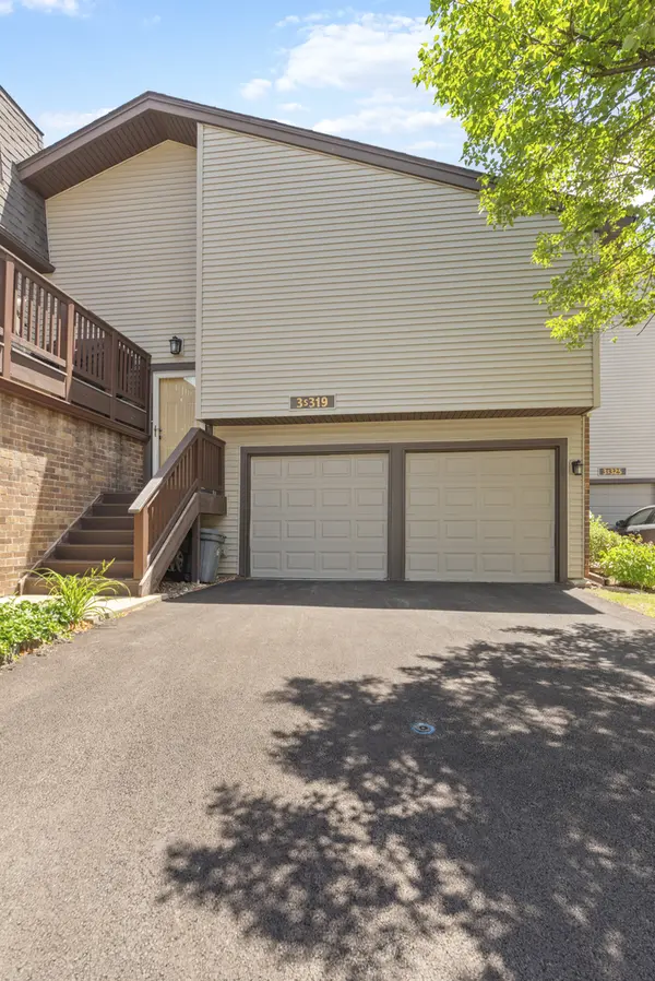 3S319 Briarwood DR, Warrenville, IL 60555