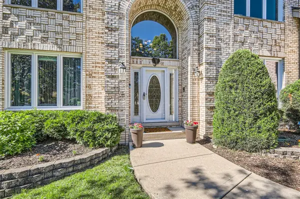 353 Carey CT, Bloomingdale, IL 60108