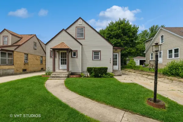 740 Leith AVE, Waukegan, IL 60085