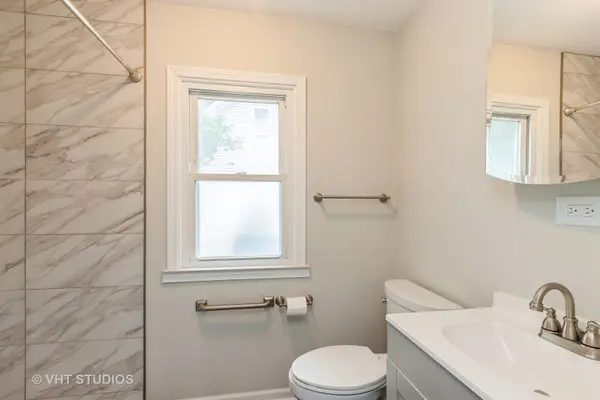 740 Leith AVE, Waukegan, IL 60085