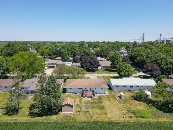 111 Countryside LN N, Crescent City, IL 60928