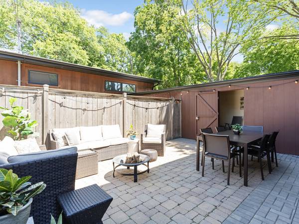 802 Dewey AVE, Evanston, IL 60202