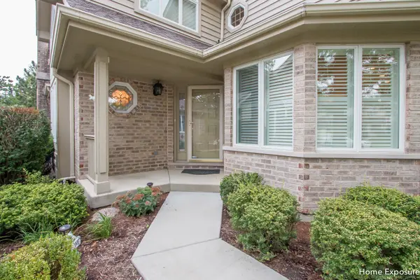 2228 Durand DR, Downers Grove, IL 60515